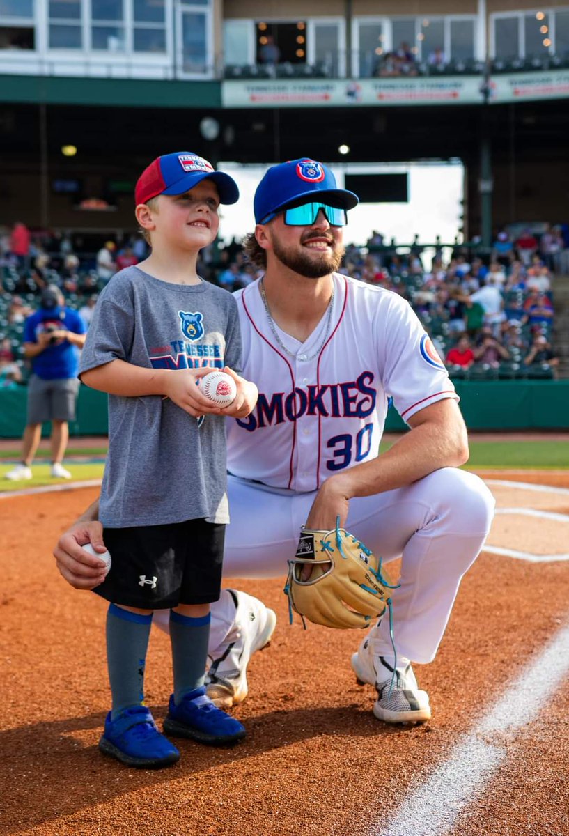 How great is this photo of @Phodgie and this little Smokies fan!?