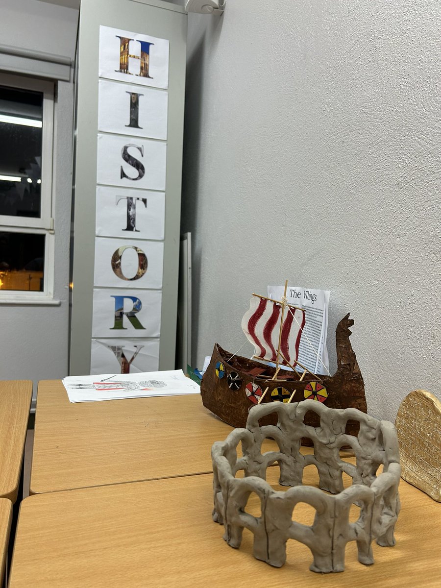 ErrigalCollege's tweet image. History &amp;amp; Geography Departments 🌍

Our History &amp;amp; Geography departments were on hand at Open Night to discuss the benefits of these subjects to our new 1st year students and their parent(s) / guardian(s) 🤩

#WeAreDonegalETB #jchistory #jcgeography