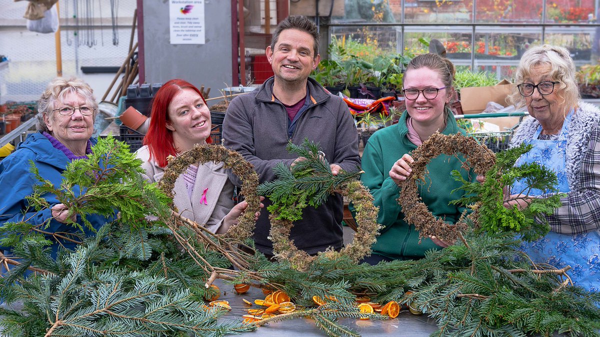 rdash_nhs's tweet photo. Thereโll be lots of free festive fun on offer at the @Flourish_Ent #Christmas event on Saturday 2 December. Read more: https://t.co/BdV1ABsBFY #NHS #Doncasterisgreat https://t.co/p9BrrsuAOD