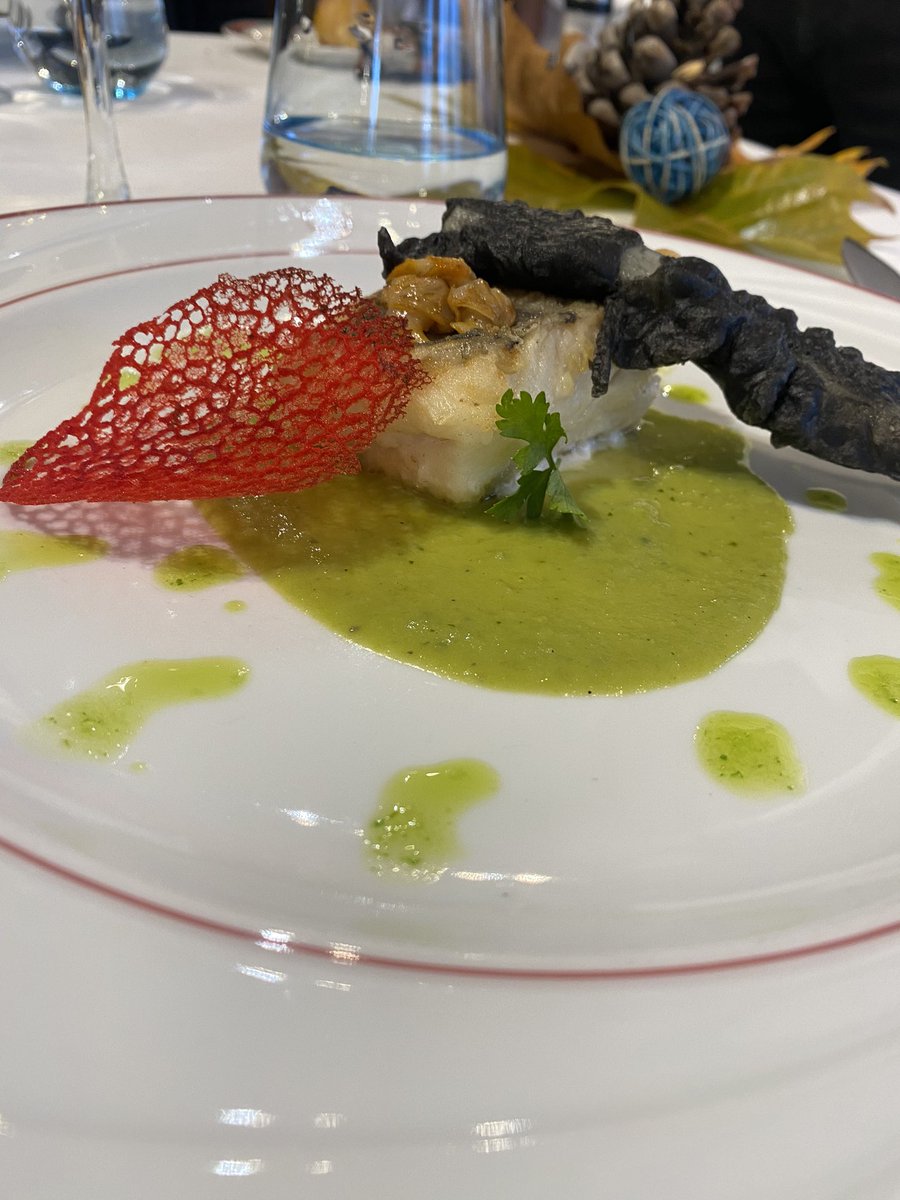 The relevance of #WorkBasedLearning to promote technical and life #skills. A very advanced example at the #TVET centre <a href="/ESHTerasmus/">Escuela Superior de Hostelería y Turismo</a> where I had the honour to dine with my colleagues from <a href="/fp_empresa/">FPEmpresa</a> and #VETNET in the school-restaurant. 3 stars for them! #VocationalExcellence