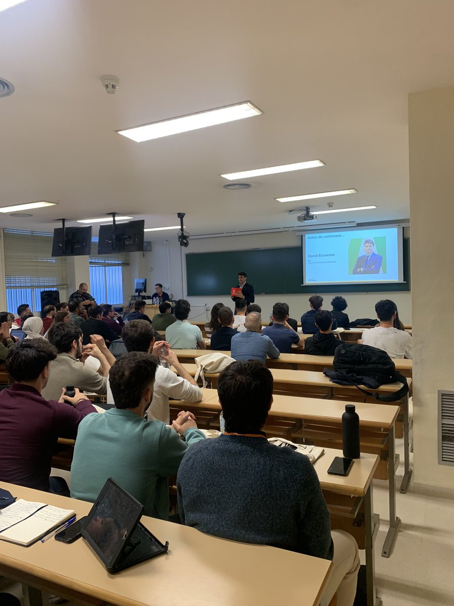 aemprende's tweet photo. 📡Nuestro director, @daniescacena, participa en la inauguración #SWSevilla @SWsevilla @sevillaup
🚀3 días donde las personas participantes desarrollarán su idea con ayuda de mentores y presentarán frente a un jurado
📍 En @pablodeolavide
➕https://t.co/UTWHjARRk1
#EmprendeAND https://t.co/n30E7HnOYM