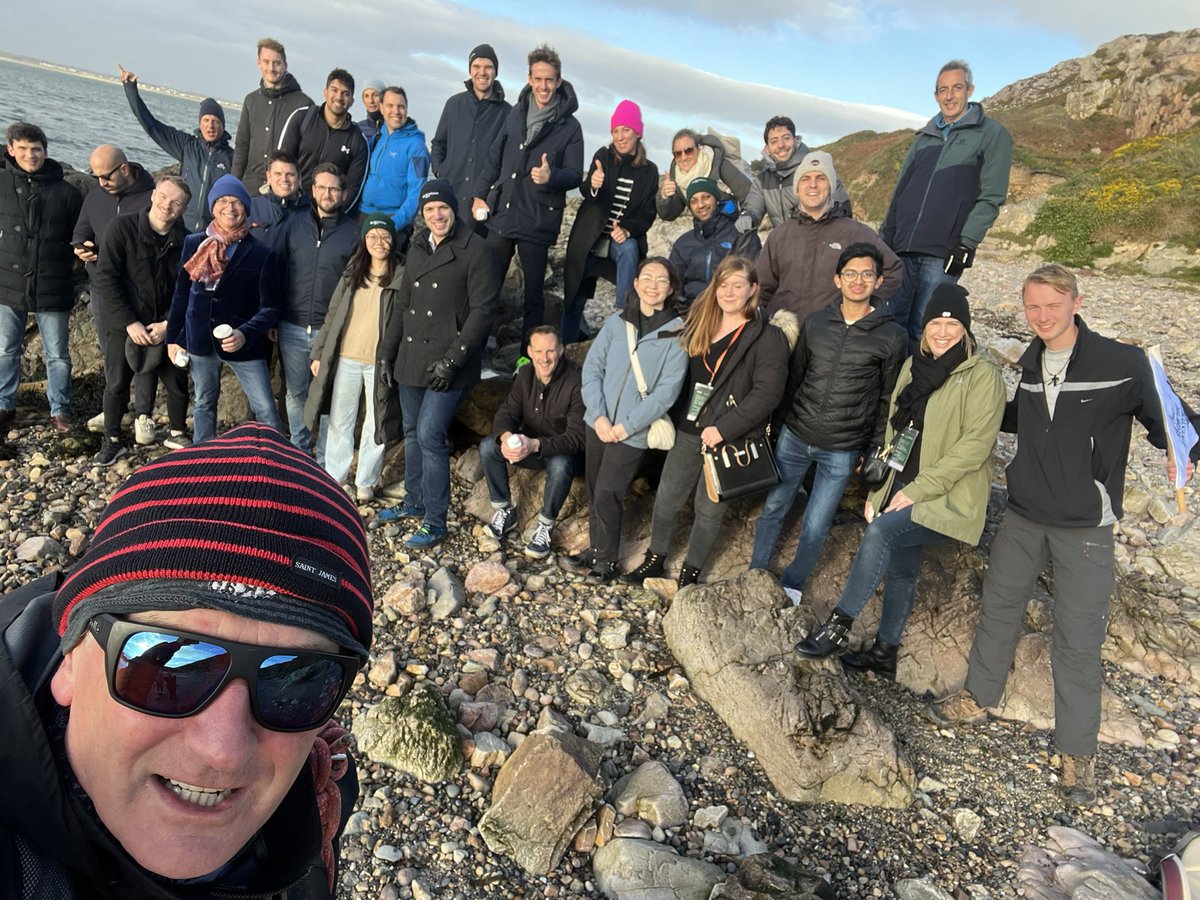 A beautiful day with @EventPartners1 & @OliverWyman on the Red Rock coastal hike along the south facing beaches and coves overlooking the @dublinbiosphere #dmc #bespokeadventures #winterindublin @Failte_Ireland 

shaneshowthadventures.com