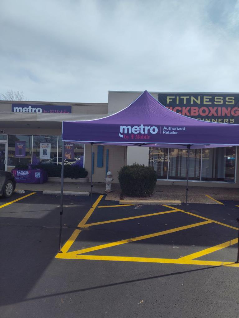 Yovanni Serrati (@magentamusprime) on Twitter photo Our <a href="/MetroByTMobile/">Metro by T-Mobile</a> location off Garland Ave in Fayetteville, AR is ready to rock Black Friday Our <a href="/MetroByTMobile/">Metro by T-Mobile</a> location off Garland Ave in Fayetteville, AR is ready to rock Black Friday