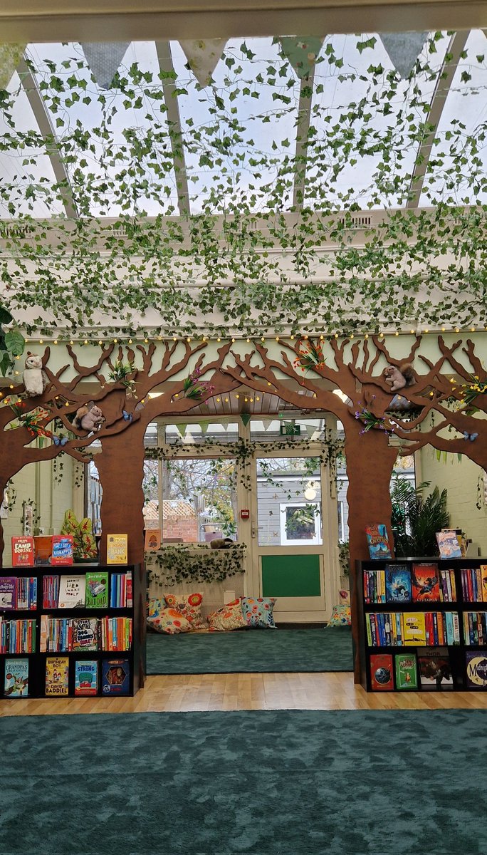 abcbookclubuk's tweet photo. Amazing day at Cardwell Primary launching their new library.
Thanks to @cakesthebrain for ribbon cutting and book signing, @ElthamCollegeUK for the brilliant book drive and @lovereadingkids for the new books and @Ginkgofinancial for coming!

#acornbookclub https://t.co/PYEEtdiIVh