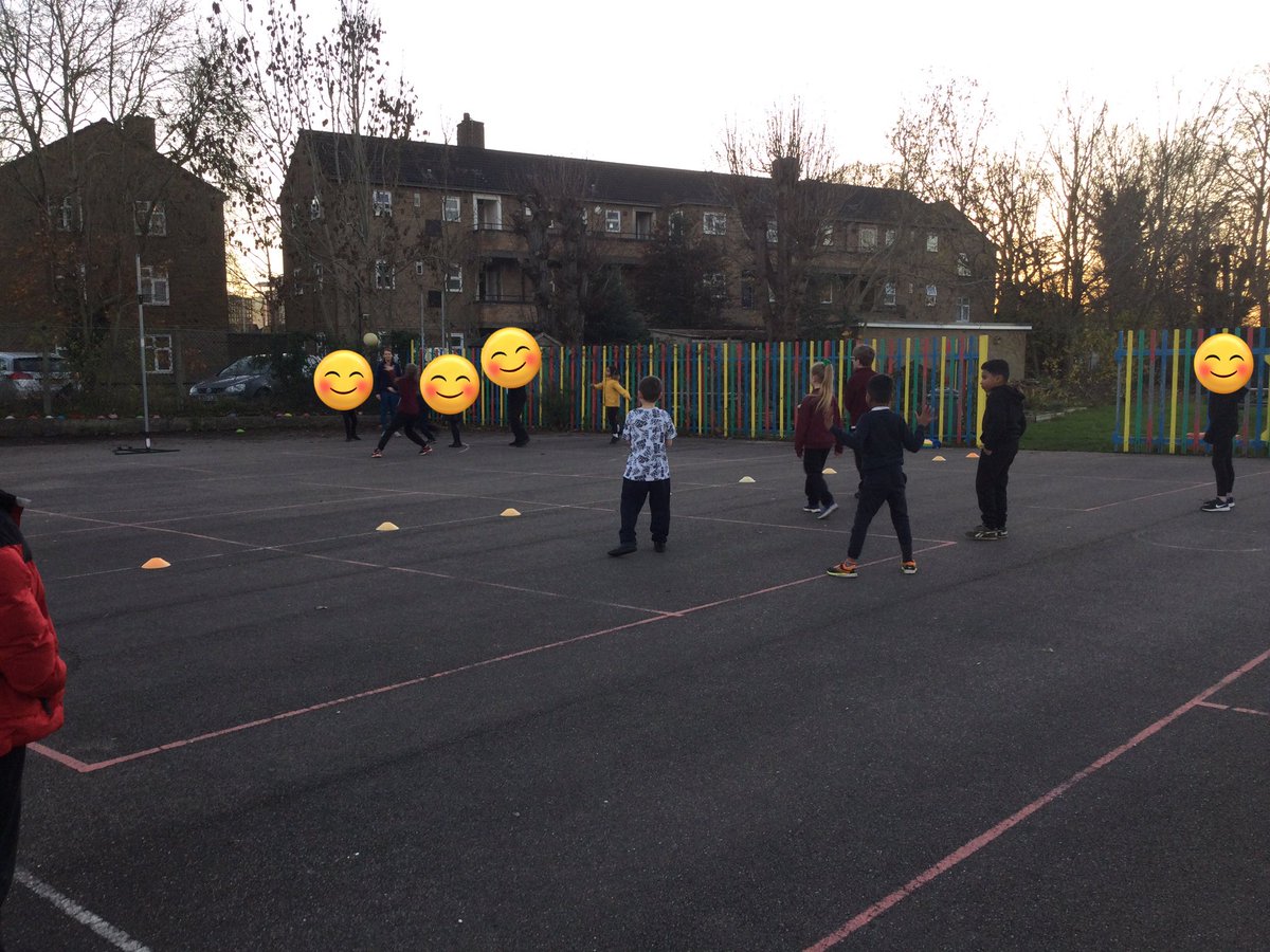ThamesideSch's tweet photo. Year 3 and 4 were superb in our netball matches this evening - well done on winning the tournament! Medals and trophy incoming! #PEtps https://t.co/UyUUjcGZQ4