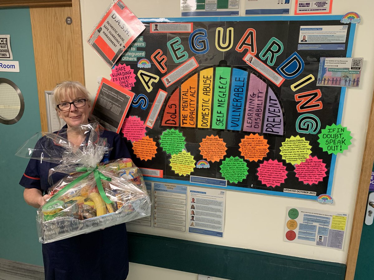 Huge congrats to the entire Devonshire Unit staff for participating in our Safegaurdong Board competition. Your enthusiasm and vibrant boards truly amazed us today. Enjoy your well deserved food hamper!👏👏#SafeguardingAdultsWeek #Saw2023 @helshow1 @NicolaFirth6