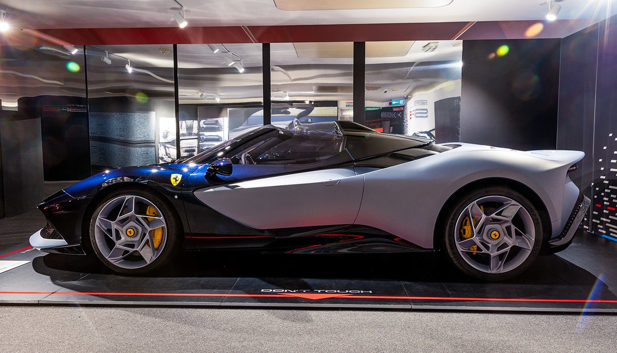 MuseiFerrari's tweet image. The Ferrari SP-8 has finally arrived at #MuseoFerrari 🏎️

Come and see the latest edition in the #FerrariOneOff series with your own eyes in #Maranello.

#MuseiFerrari #Ferrari #FerrariSP8 #Maranello