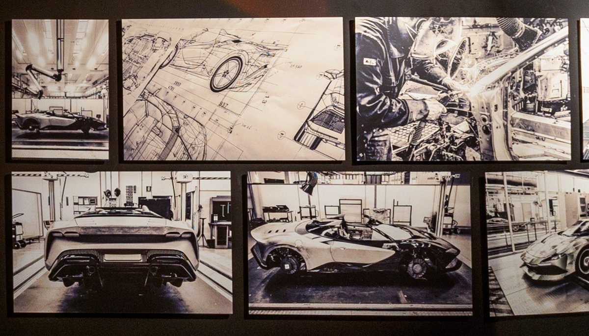 MuseiFerrari's tweet image. The Ferrari SP-8 has finally arrived at #MuseoFerrari 🏎️

Come and see the latest edition in the #FerrariOneOff series with your own eyes in #Maranello.

#MuseiFerrari #Ferrari #FerrariSP8 #Maranello