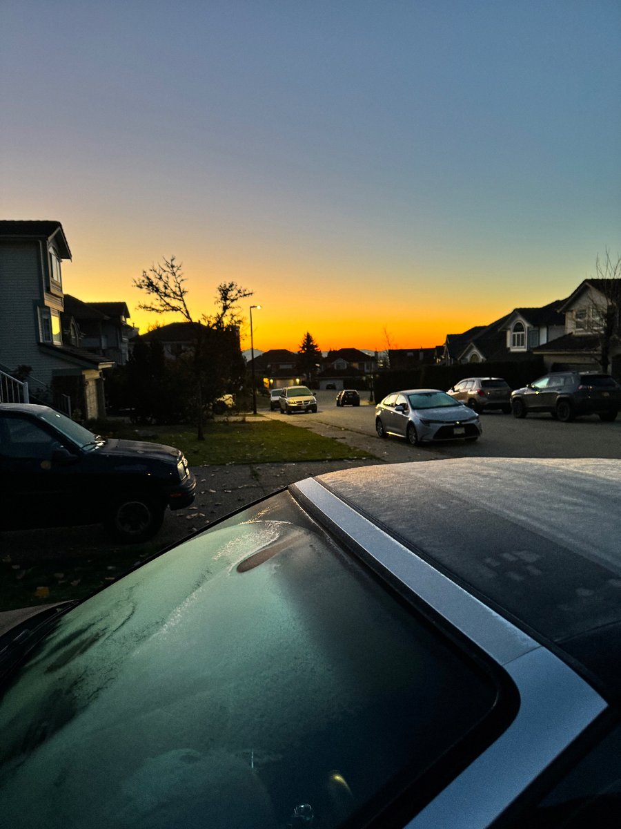 DataGuyAI's tweet image. Happy Friday!  I started with an early morning run followed by a caramel Macchiato with a bit of whipped cream.  I told myself it was for aesthetics but damn it tasted good!  Everything in moderation right ;)