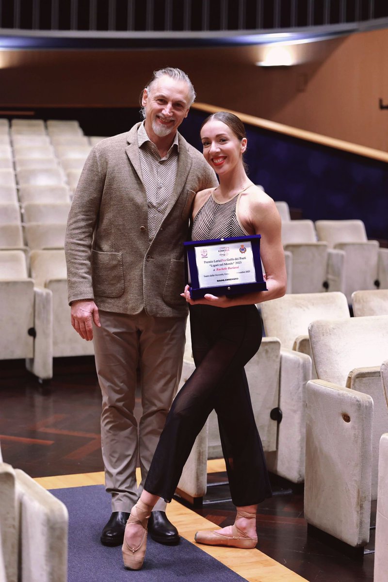 🌟 Félicitations à notre première danseuse, Rachele Buriassi, qui a remporté le titre prestigieux d'Étoile Rachele Buriassi Premio Lerici Pea "Liguriens dans le monde". Photo : Roberto Buonafina