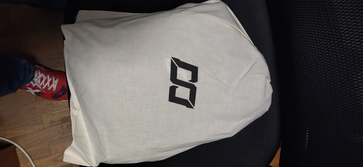 JoseCanyon's tweet photo. @drifters_nft stands for high quality. This hoodie is astonishing and unique, only 20 pieces. I'm very happy to wear it and to spread Drifters' word to everybody. Thanks to the team @henrylzhou #AevitasVanguard #Taketheleap #here2boost https://t.co/w2HVS7qdKs