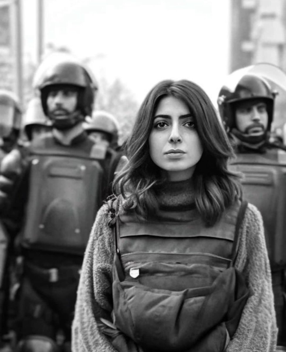 shellljaan3's tweet image. ایآخرینترانهیلبهایدوخته
ایاسمرمزمزرعهینیمهسوخته…
ایشانهیشکستهشدهلایگیس ها
ایاعتمادکردهبهآقاپلیس ها!!!!
ایخونرویدامندلاکریخته
رنگینکمانکوچکبرخاکریخته!!!
شمشیرانتقامدرآتشگداخته
ایقهرمانبازیاز پیشباخته
👇🏻