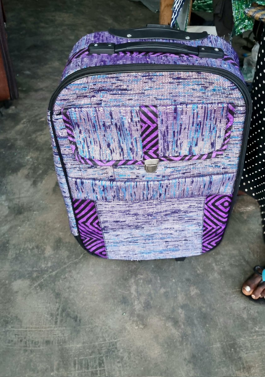 Finally done with our travel bag💃💃💃

We know it's far from being perfect, but we are really excited about the outcome.

This bag has saved 1280 pure water waste sachets from ending up in the ocean♻️💚

By the way, is this a #madeinnigeria 🇳🇬 product you would be proud to rock?