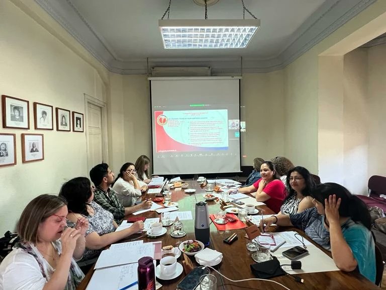 ChileMatrones's tweet image. 🔴📸 Tercer Consejo Nacional del Colegio de Matronas y Matrones de Chile

En la instancia participó la dirigencia nacional del Colmat y Presidentas y presidentes regionales desde Arica y Parinacota a Magallanes y Antártica chilena 👏.

#salud #chile #matronaschile