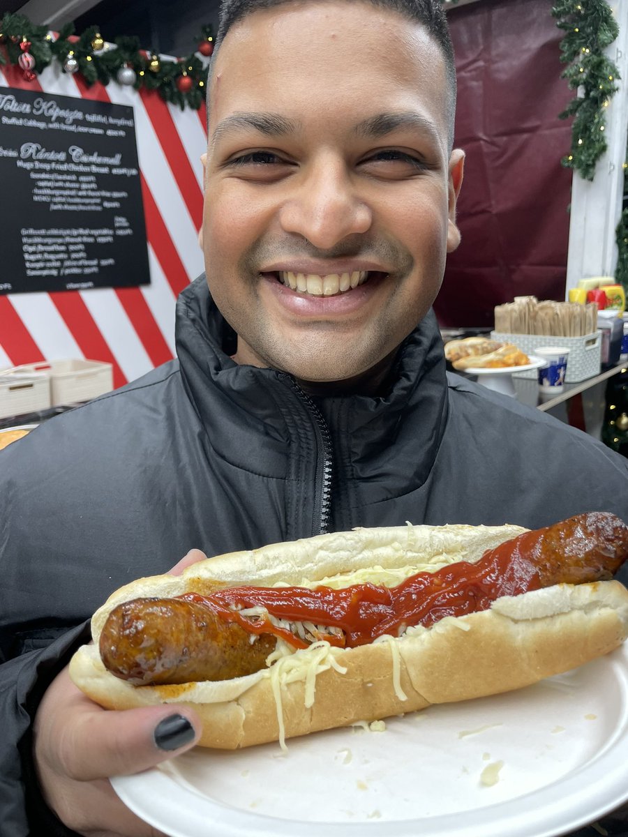 Ohhhhhhhhh a BIG sausage. Listen I fucking love a big, juicy, meaty, flavourful sausage. Now this was PACKED with flavour. Shout out to hungry for loving paprika because this was delightful! 9/10 - so happy rn