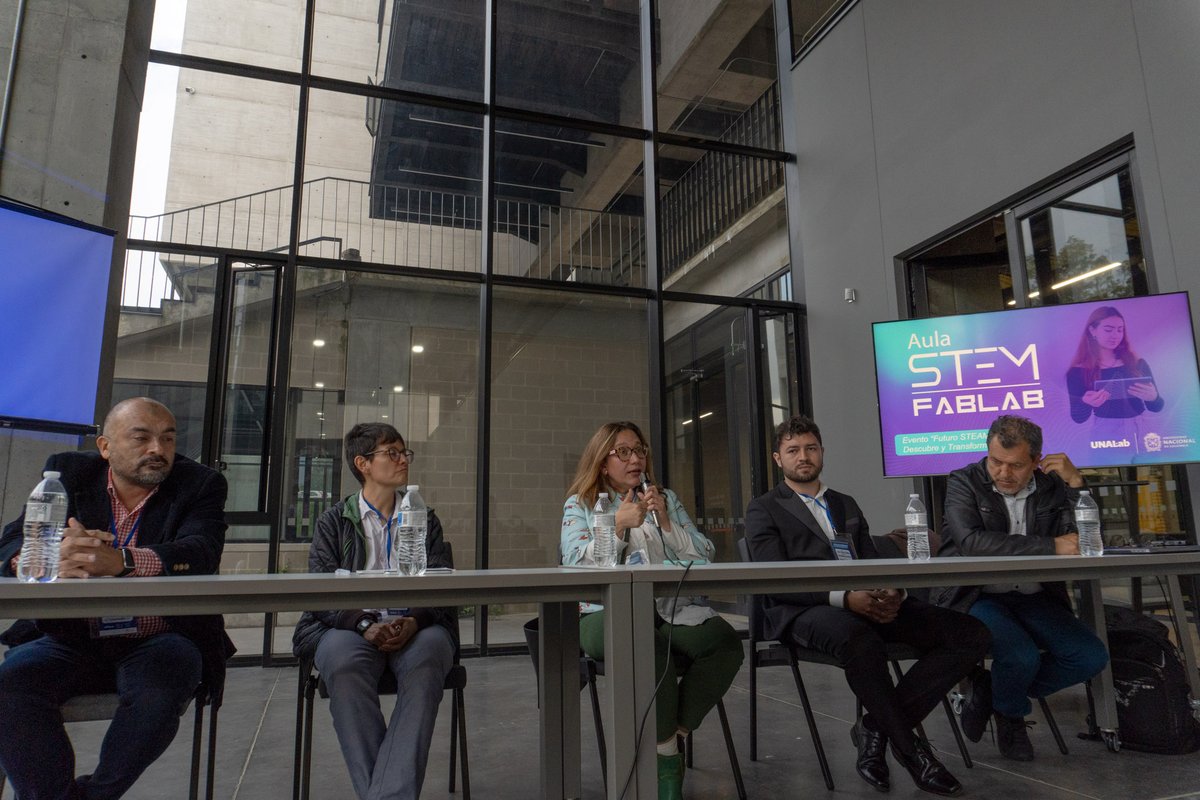 divulabunal's tweet photo. 🧵(1/2) ¡Celebramos el éxito de nuestro evento "Futuro STEAM: Descubre y Transforma"! 🚀 Compartimos experiencias valiosas en modelos de enseñanza y aprendizaje basados en proyectos con enfoques interdisciplinares. Las Aulas STEAM de la @UNALOficial  son un proyecto dedicado a.. https://t.co/Nt4UIApLyk