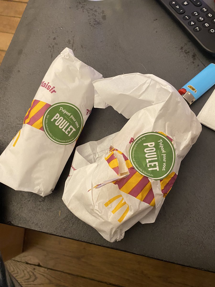 jadenaomizoe's tweet photo. @McDonaldsFrance je vous déteste https://t.co/1nXL7GtAlJ