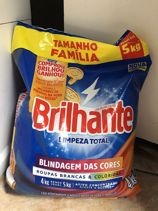 Brilhante Lava-Roupas em Pó Roupas Brancas e Coloridas Limpeza Total Pacote Tamanho Família 4 kg (Pacote de 1)