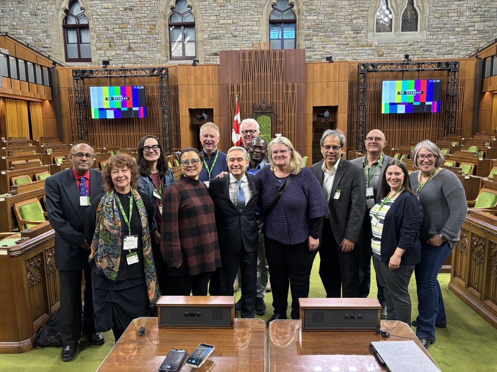 OCUFA brought together allies including @caut @cufabc @cafaab @MOFA_FAPUM @ANSUT_Tweets @fnbfa @BCITFSA (and more!) met with Minister @FP_Champagne to say thank you for working to reform corporate restructuring legislation and prevent another @LaurentianU disaster #canpse #onpse