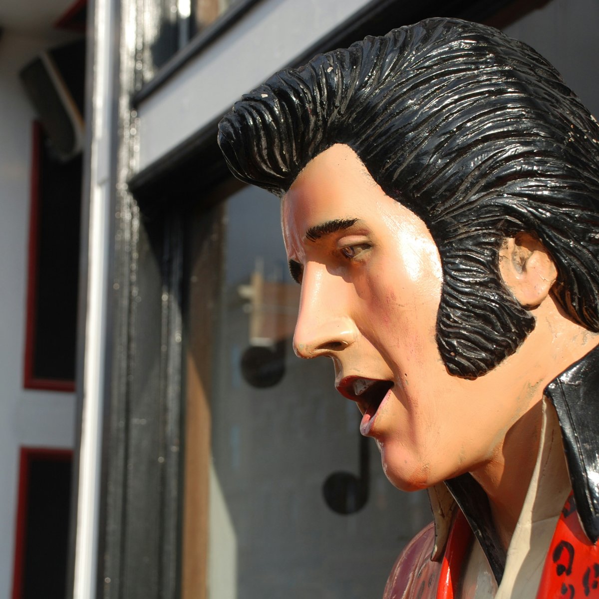 BrightStar205's tweet photo. What was Elvis Presley's first No.1 hit in the United States?
;
;
#elvis #oldies #rocknroll https://t.co/18jdILIMZA