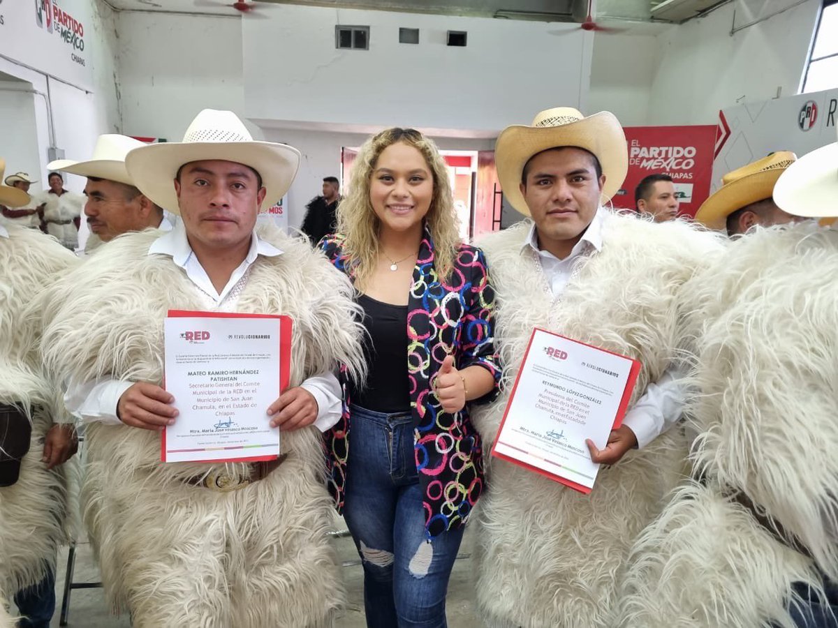MoscosoMajo's tweet photo. Felicito a Reymundo y Mateo Ramiro, Presidente y Secretario General de esta gran organización @LaREDChiapas del Mpio. #Chamula, segura estoy que con el compromiso y lealtad a nuestro partido daremos los mejores resultados en el 2024
Que viva el PRI! 
Que Viva la RED 💚🤍❤️ https://t.co/UdsLr948he