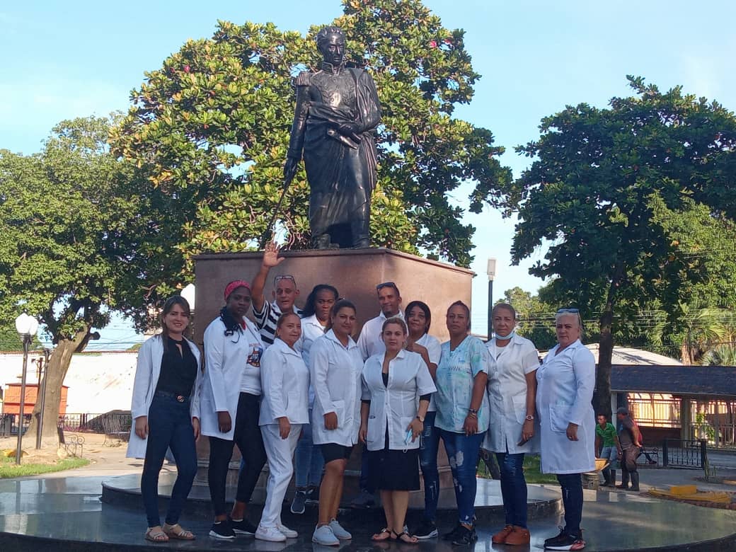 Misión Médica Cubana en Venezuela.
Estado Barinas.
Sabaneta.
Pocas horas  faltan para Rendirle  tributo a nuestro mayor ejemplo a nuestro más grande guía.
Nosotros seremos continuadores de su Obra. .
#FidelPorSiempre .
#FidelVive .
@CubaCooperaveB6