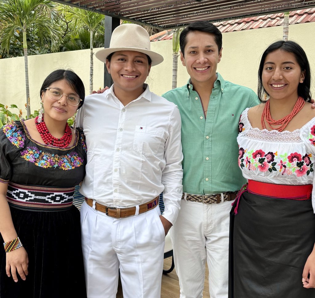 cesarmantillaec's tweet photo. 📍Santa Cruz - Bolivia 🇧🇴 

Que honor compartir la llegada de nuestra delegación 🇪🇨 al Campus Yacharikuna del Programa Regional de Participación Política Indígena PPI  de la @KASonline, éxitos en estas jornadas. https://t.co/wXBbRBRtX7
