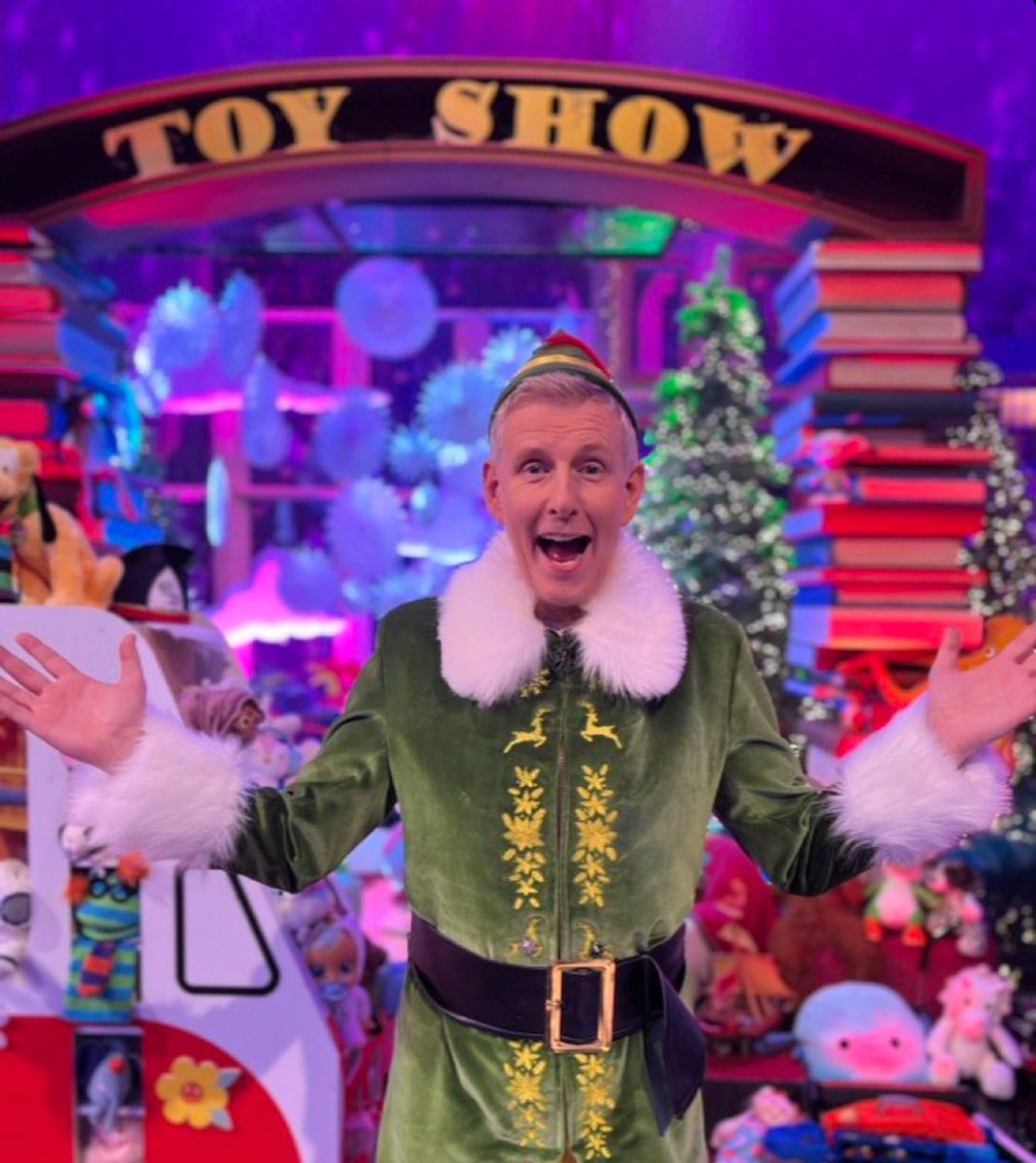 I tell ya wha….he’s no Pat Kenny. 

#LateLateToyShow