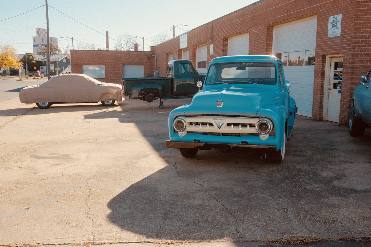 DB_sarcastico's tweet photo. We have some classics rolling around downtown. Shot on film and digital.
#downtown #streetphotography #vehicles #classiccars #filmphotography #digitalphotography #believeinfilm #35mm #MinoltaSRT202 #MinoltaGang #FujifilmX100V #MinoltaExplorerFreedomZoom #FredericksburgVA https://t.co/RTqoYelETm