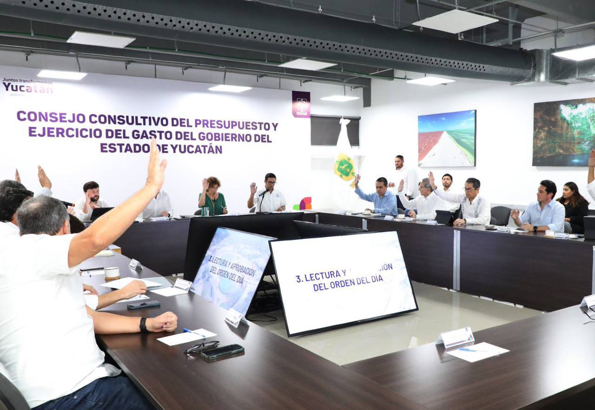 MauVila's tweet photo. El Consejo Consultivo del Presupuesto y Ejercicio del Gasto, integrado por ciudadanos, empresarios, profesionales y expertos en administración y finanzas, aprobó por unanimidad el Paquete Económico Estatal 2024, el cual para apoyar a las familias yucatecas no contempla nuevos impuestos y con el que fortaleceremos la seguridad, salud, educación, así como los apoyos sociales para las y los yucatecos que más lo necesitan.