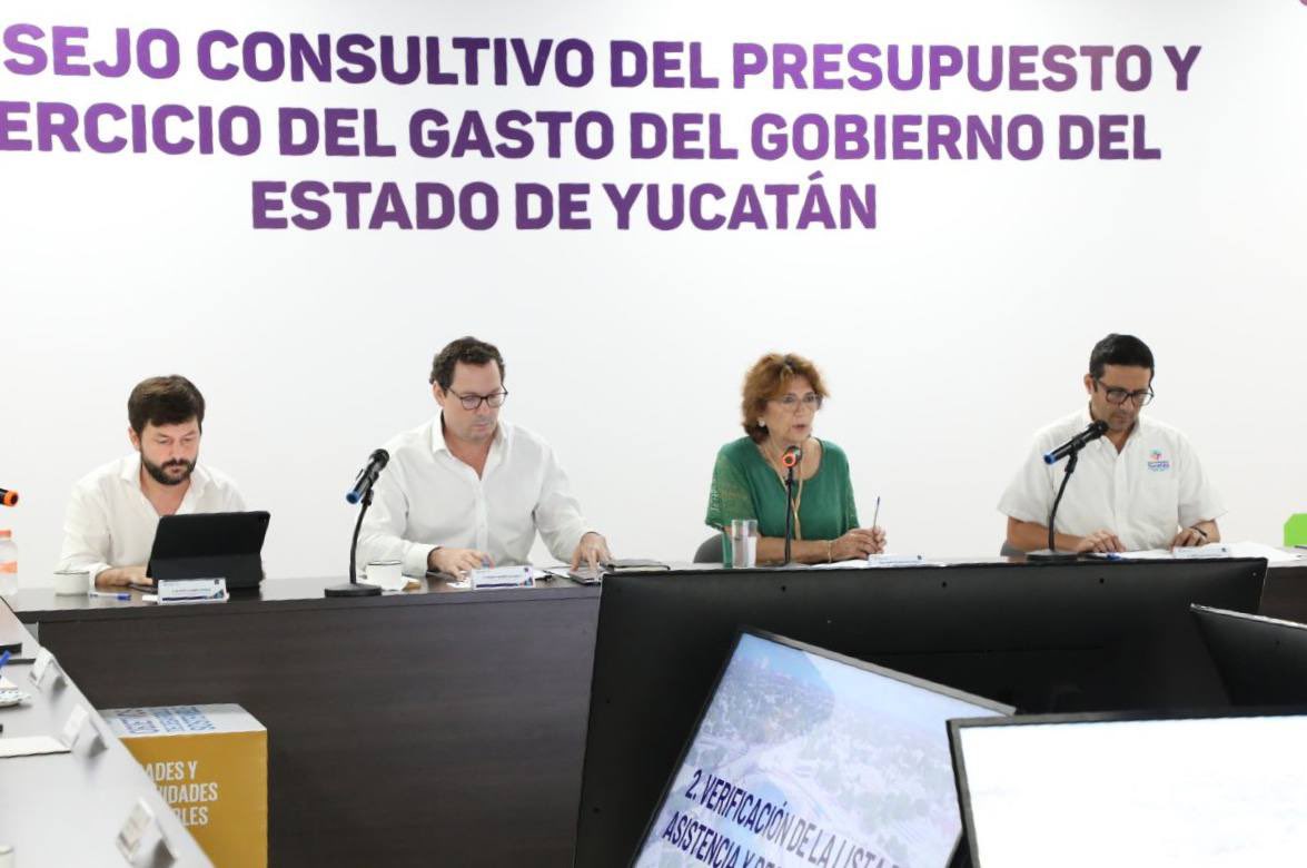 MauVila's tweet photo. El Consejo Consultivo del Presupuesto y Ejercicio del Gasto, integrado por ciudadanos, empresarios, profesionales y expertos en administración y finanzas, aprobó por unanimidad el Paquete Económico Estatal 2024, el cual para apoyar a las familias yucatecas no contempla nuevos impuestos y con el que fortaleceremos la seguridad, salud, educación, así como los apoyos sociales para las y los yucatecos que más lo necesitan.