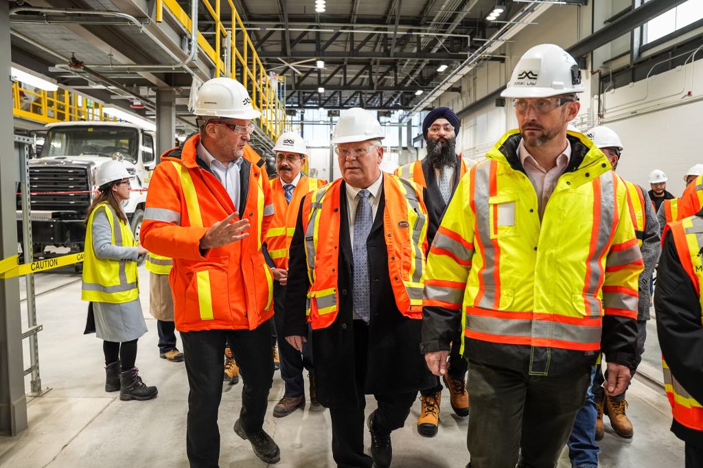 fordnation's tweet photo. Our government is delivering on its promise to build the reliable public transit system that Mississauga and Brampton deserve. 
The Hazel McCallion LRT will provide 18 km of rapid, reliable transit with 19 stops to communities across #Brampton and #Mississauga. https://t.co/o4HQQOHnWs