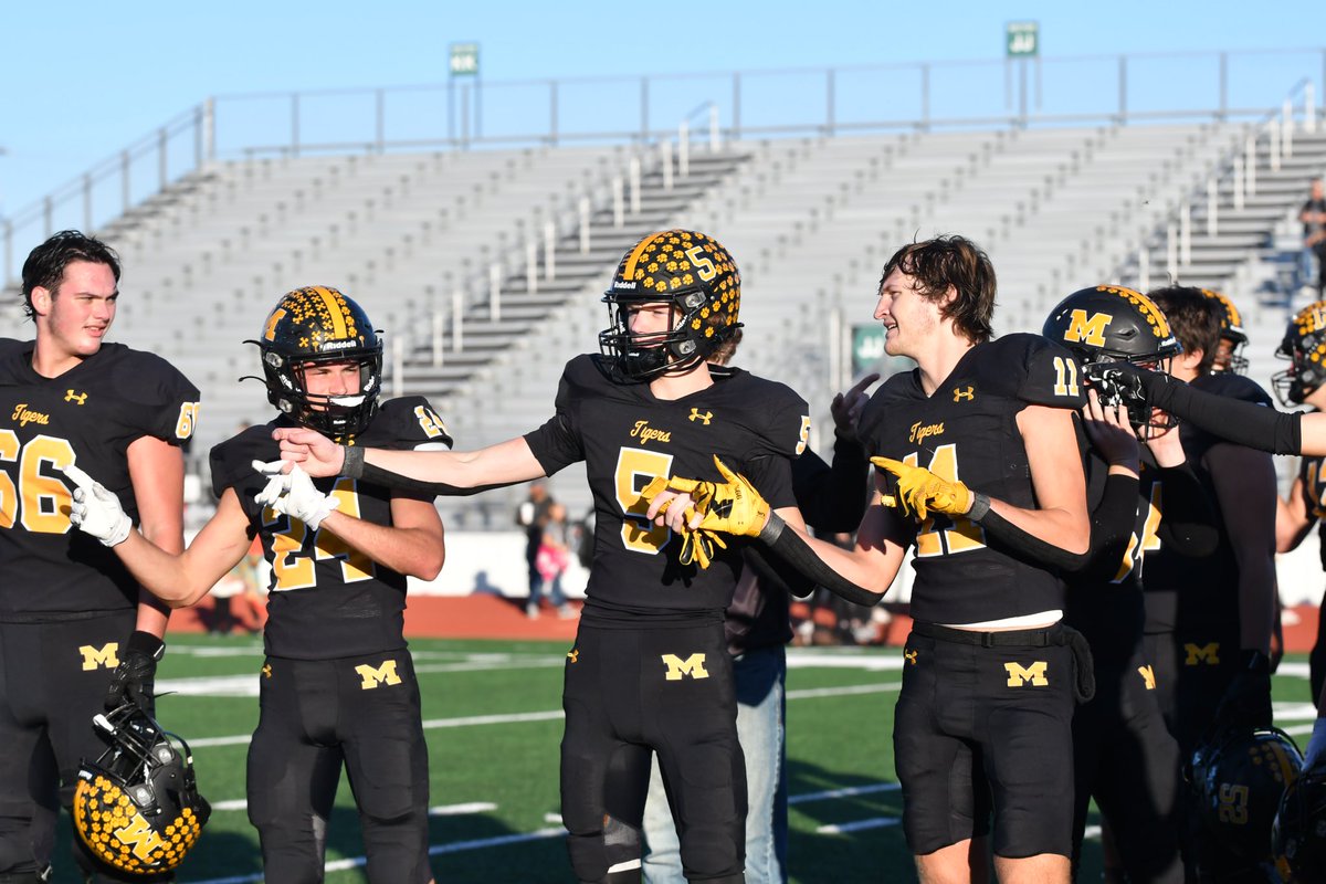 Malakoff downs Grandview 42-7.  <a href="/MalakoffFB/">Malakoff Football</a> <a href="/dctf/">Dave Campbell's — TexasFootball.com</a> #dctf #TXHSFBPlayoffs <a href="/JerrionHall/">Jerrion (Pooka) Hall</a>