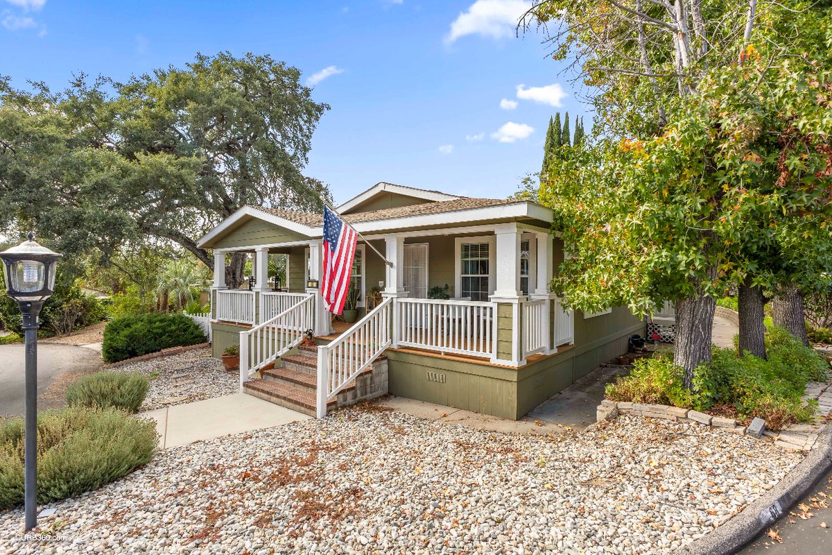 Curb360's tweet image. 🏡 Exciting new Collaboration with Kelly Johnson! 
Thrilled to team up with Kelly @kellerwilliamsrealty to capture the magic of this incredible property in #valleycenter. Such a pleasure working with you! #realestatephotography #sandiegorealestate #curb360