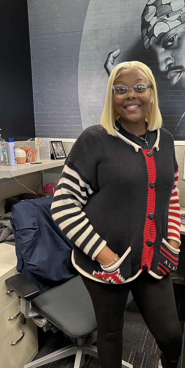 Elika Lemons tweet media