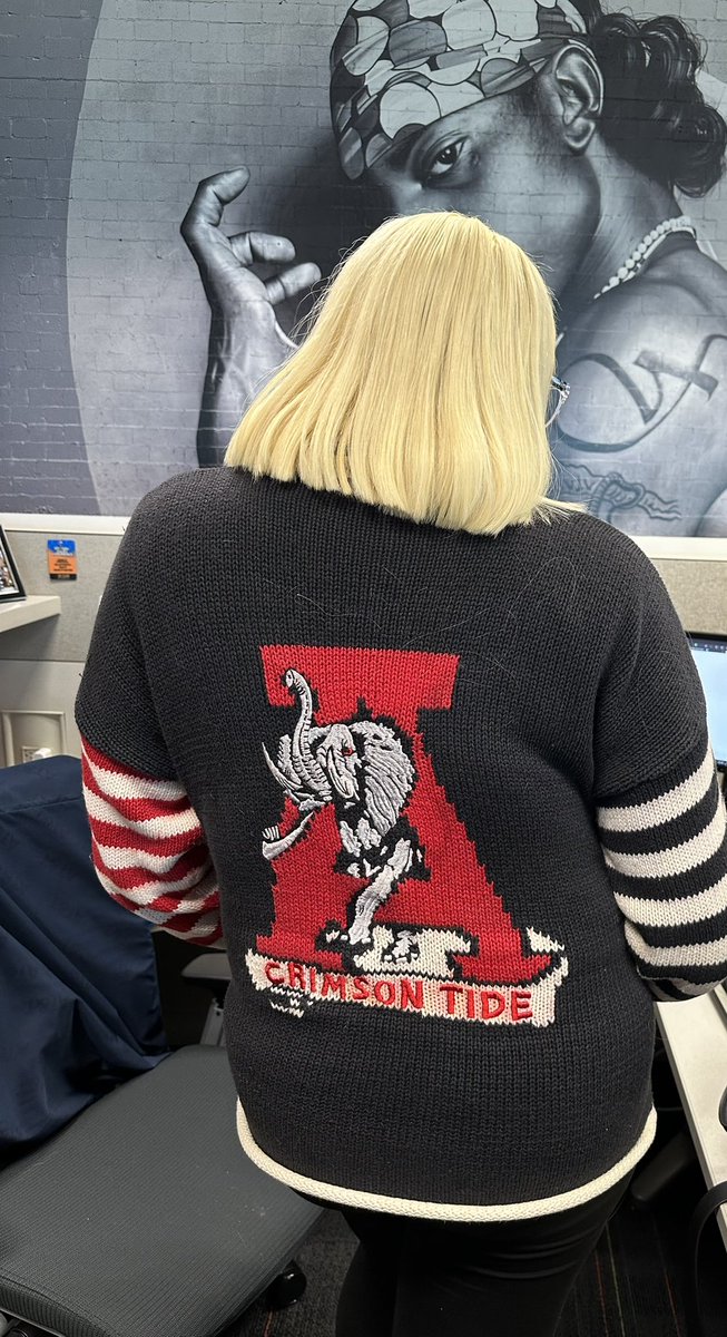 Elika Lemons tweet media