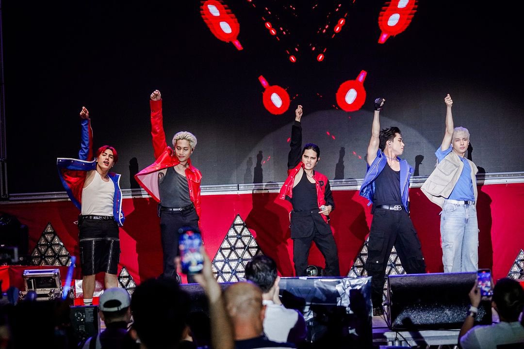 SB19ID's tweet image. [🖼️] 241123 tmtambayan Instagram post (2/2)

🔗 instagram.com/p/C0BpA_cLzU5/…

#MAHALIMA #TeaMFair2023
#MAHALIMAxTeaMFair2023