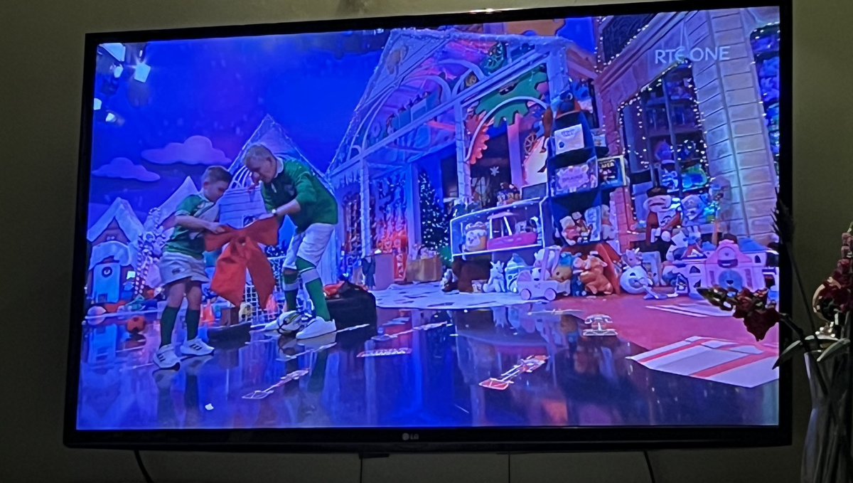 Squid Game live in Studio 4 #LateLateToyShow