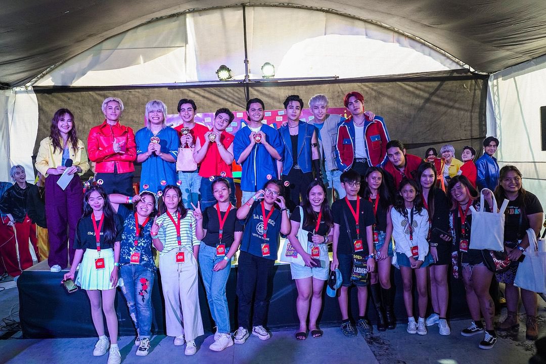 SB19ID's tweet image. [🖼️] 241123 tmtambayan Instagram post (1/2)

SBJUAN9 🤞🏼

🔗 instagram.com/p/C0BlKA1LPQC/…

#MAHALIMA #TeaMFair2023
#MAHALIMAxTeaMFair2023