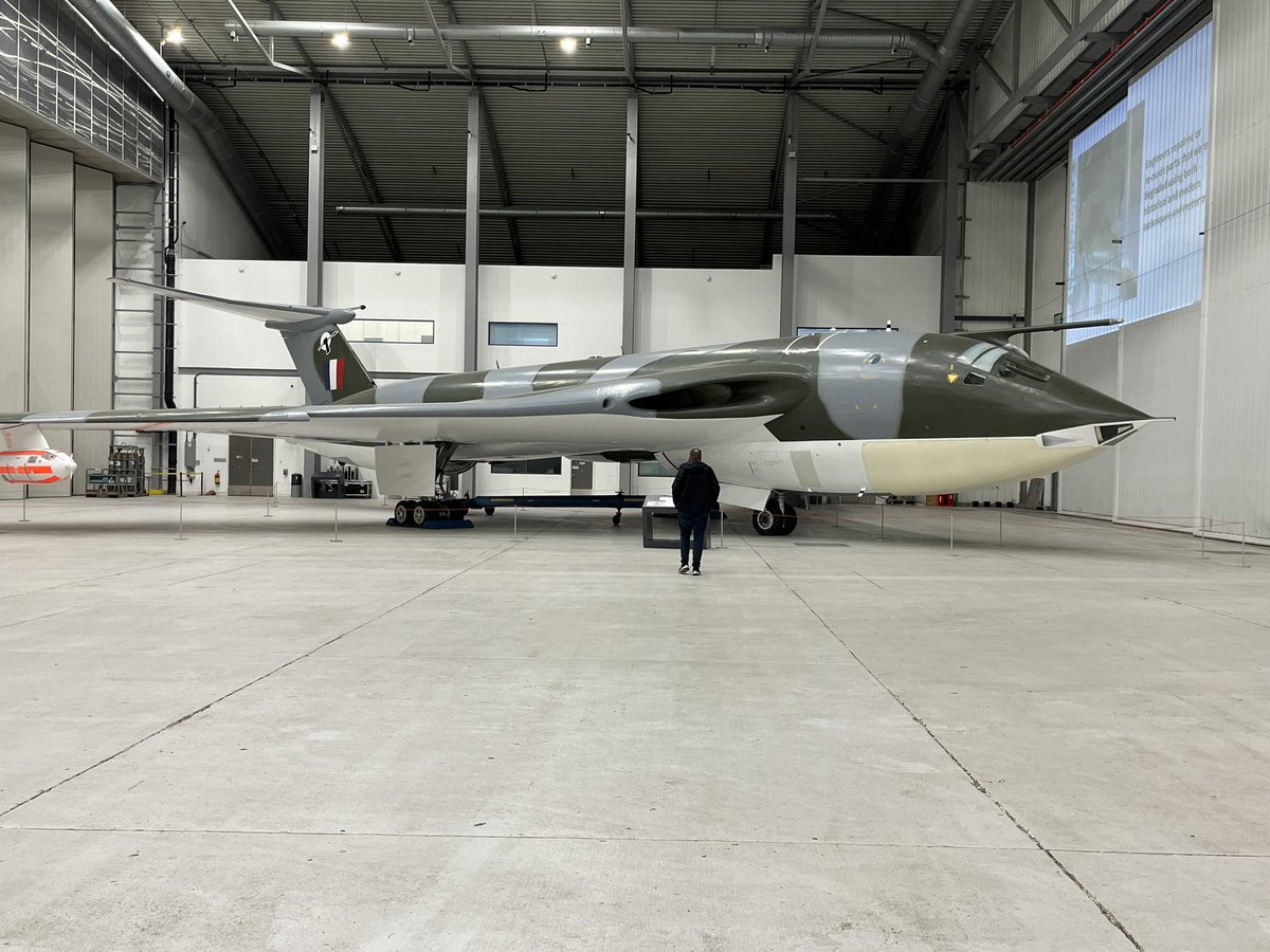 Salosis's tweet image. Much overdue visit to @IWMDuxford today! XH648 looks glorious after her restoration! Popped into see XJ824 and saw the cockpits of Vickers Valiant XD826 and HP Victor XH669 #twittervforce