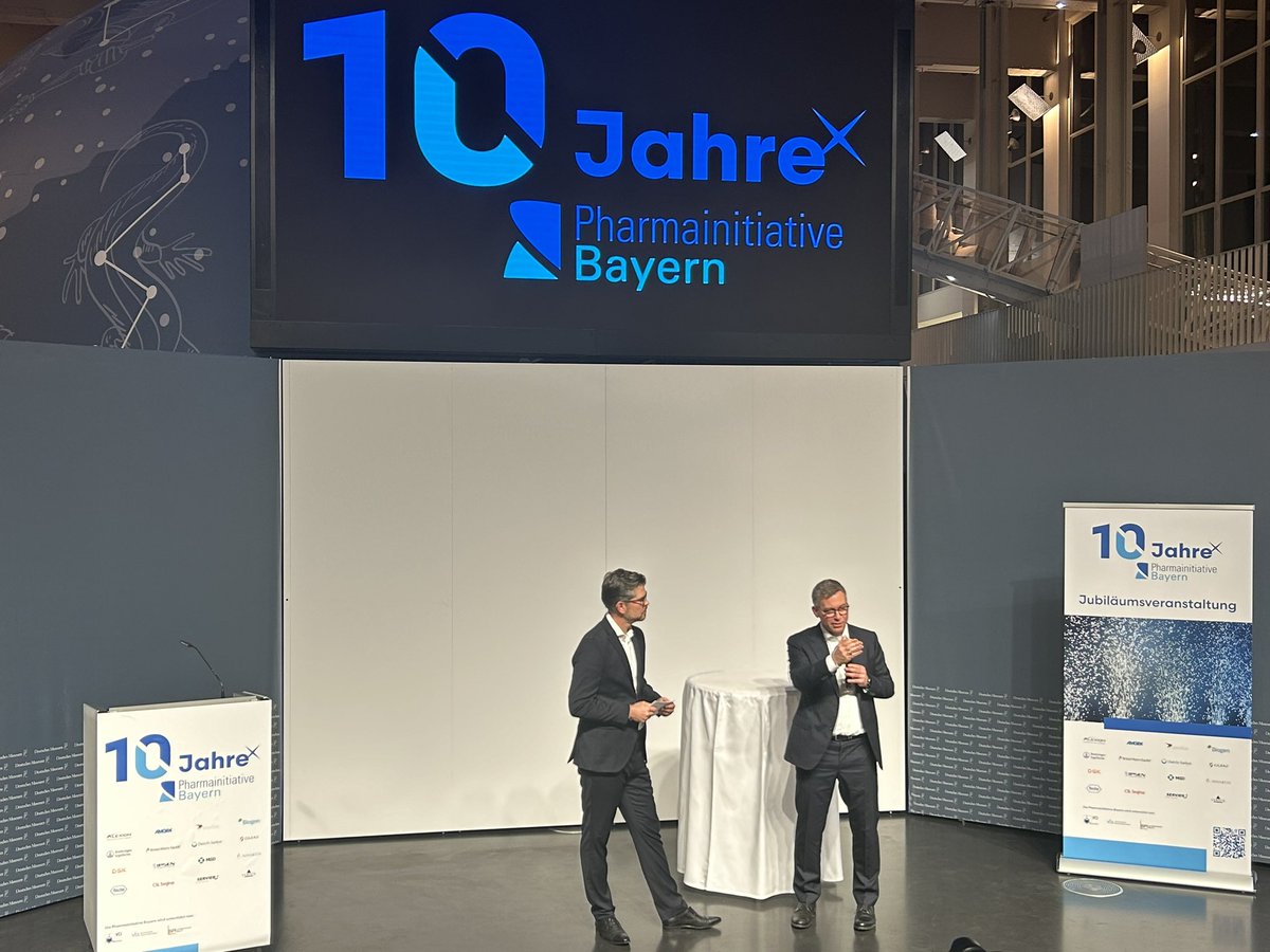 DeferJakob's tweet photo. 10 Jahre #PharmainitiativeBayern - „ringen“, um ein gute medizinische Versorgung + Einsatz für gute Rahmenbedingungen für medizinische #Forschung&amp;Entwicklung. Heute ist Zeit zu feiern im @DeutschesMuseum und  auch den Blick gemeinsam nach vorn zu richten mit #Mut und #Zuversicht https://t.co/eZyQ96K9uu