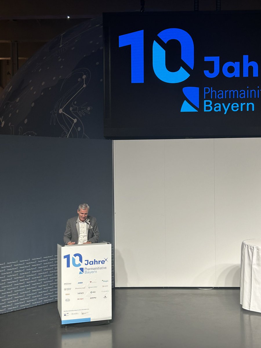 DeferJakob's tweet photo. 10 Jahre #PharmainitiativeBayern - „ringen“, um ein gute medizinische Versorgung + Einsatz für gute Rahmenbedingungen für medizinische #Forschung&amp;Entwicklung. Heute ist Zeit zu feiern im @DeutschesMuseum und  auch den Blick gemeinsam nach vorn zu richten mit #Mut und #Zuversicht https://t.co/eZyQ96K9uu