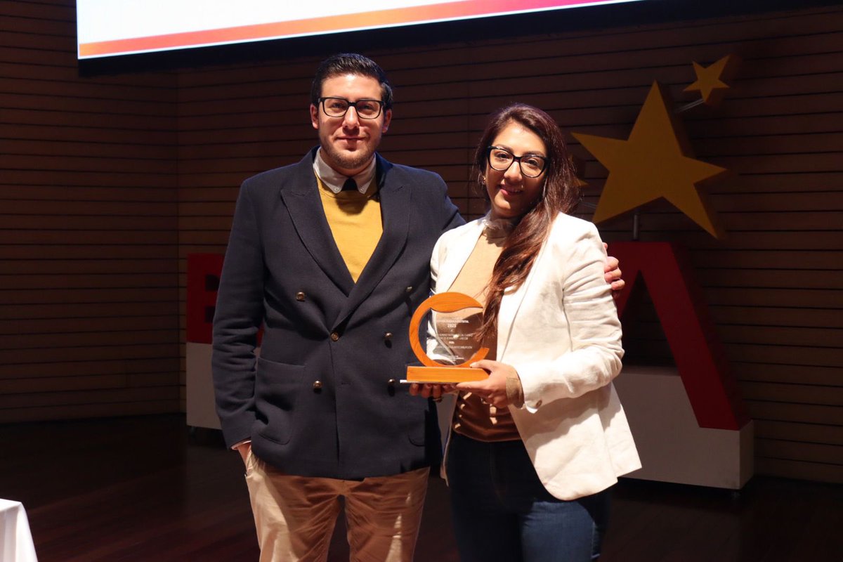 juridicadistri's tweet image. Llevamos a cabo la gala de reconocimientos de las mejores prácticas en Gestión Jurídica Distrital:
 
🥇Mejora el desarrollo del Modelo de Gestión Jurídica Pública: @SectorSalud 
🥇Compliance y Lucha Anticorrupción: @BomberosBogota
 🥇Prevención del Daño Antijurídico, @AnimalesBOG