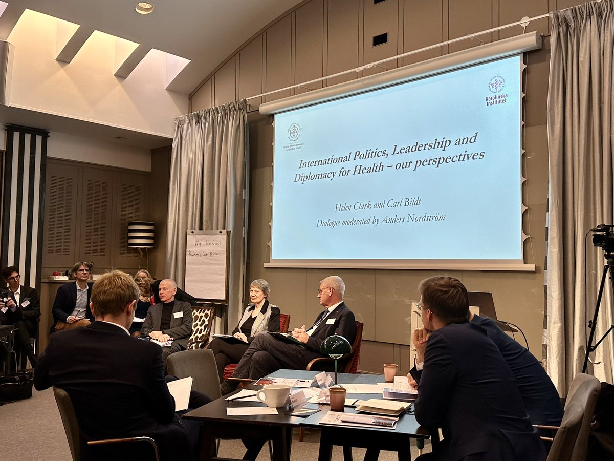 brianwong_'s tweet photo. 🗣️ It was inspirational to hear from & engage in discussions on #GlobalHealthDiplomacy w/ experienced #globalhealth diplomats (incl. former heads of state, current & former Ministers & Ambassadors, leaders of regional/int’l organisations, NGOs, & industry organisations) and fellow emerging leaders