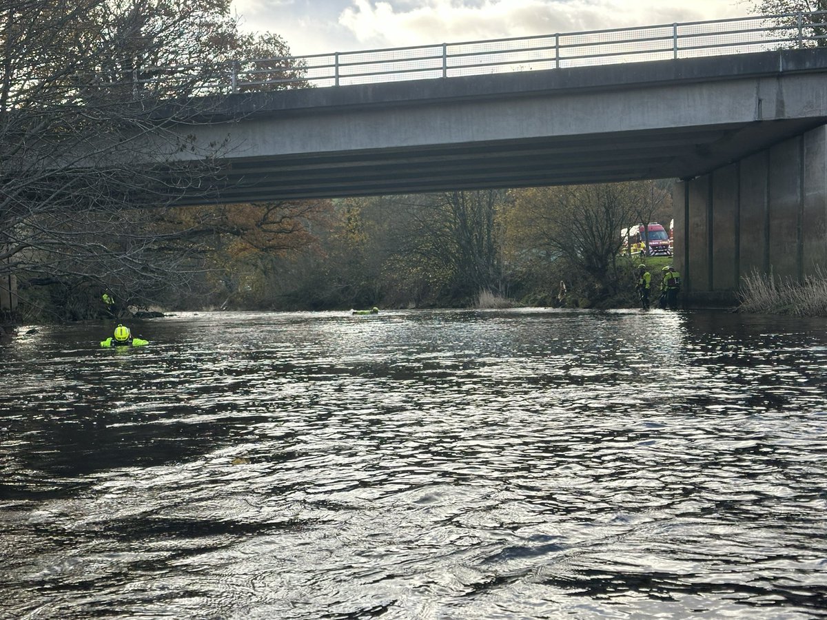 999matt's tweet photo. Water First Responder training today with crew members from  @Machynllethfire &amp; @NewtownFireStn keeping on top of their skills 🚒 
#waterrescue 
#trainhardrescueeasy https://t.co/awGSBrlAu3