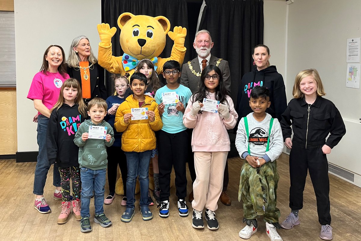 RHCC_Charity's tweet image. Congrats to the incredible youngsters at #DramaKids in #Rotherham who hosted a sponsored talk to raise money for our #DrTed children's appeal. They all smashed it! They were even visited by @RotherhamMayor &amp;amp; Dr Ted!
You can sponsor them here: bit.ly/47Lz3Gt