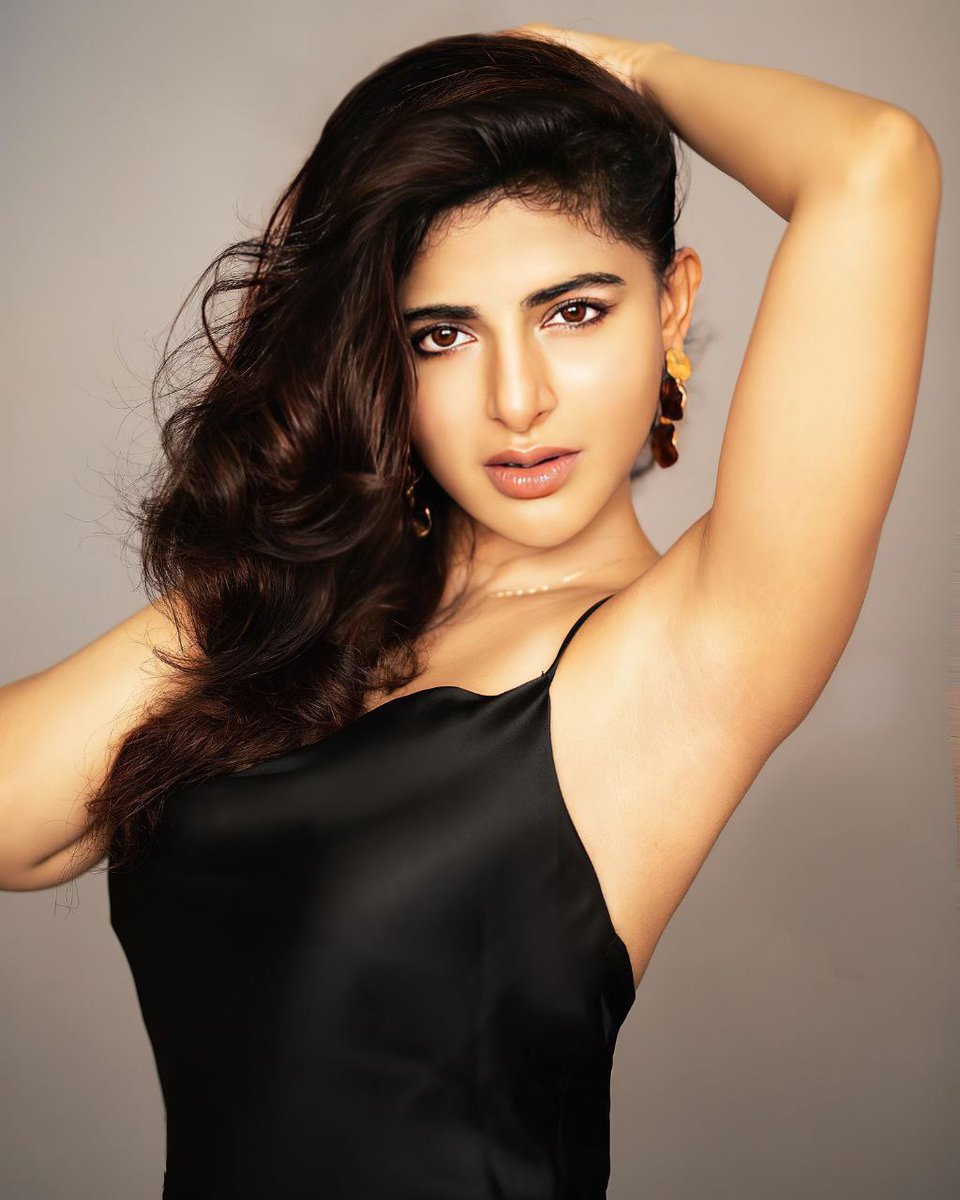 CelebX0's tweet photo. Actress pits thread who has the best one? π₯΅
#nehashettyhot #nayathara #TaraSutaria #nayantharahot #Samantha #PranaviM #samanthahot #KrithiShetty #TamannaahBhatia #MrunalThakur #PoojaHegdeHot #krithishettyhot #KeerthySuresh #KeerthySureshhot #Keerthyhot #MouniRoy #AliaBhatt https://t.co/ulkPV6pNkA
