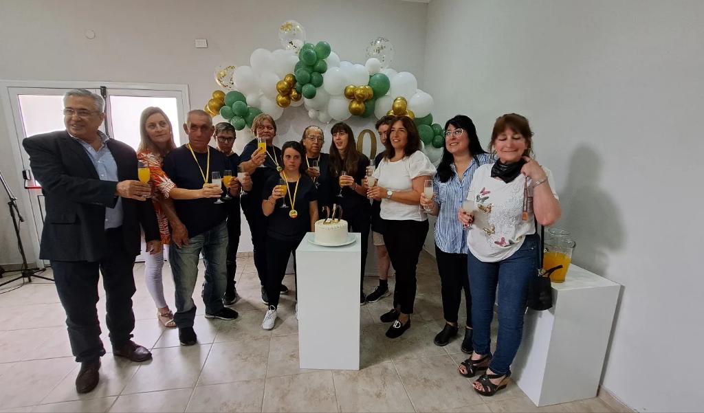 ECampana17's tweet photo. 20 Aniversario del Taller de Producción "Rayito de Sol " de Cnel Charlone. Feliz cumpleaños!!! https://t.co/2BZ6E2hWWZ