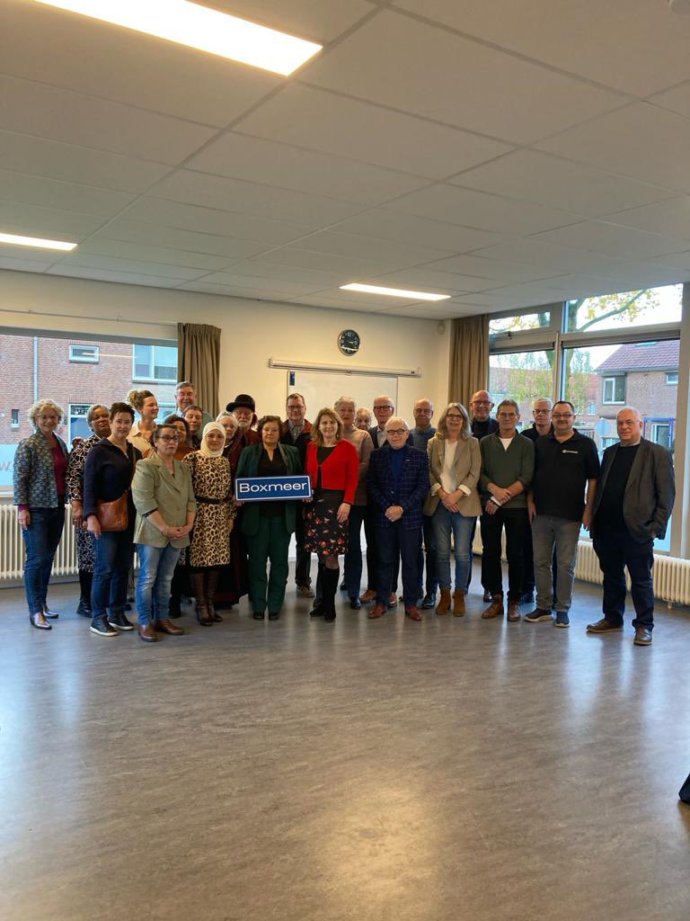 Halte 33! In Boxmeer wachtte me een afwisselend programma. Daarmee eindigt mijn kennismakingsronde langs de 33 kernen van <a href="/gemeente_LvC/">Gemeente Land van Cuijk</a> Gestart in mei, nu klaar. Veel gezien en gehoord, nieuwe mensen ontmoet, bijzondere plekken gezien. Dankbaar hier burgemeester te mogen zijn.