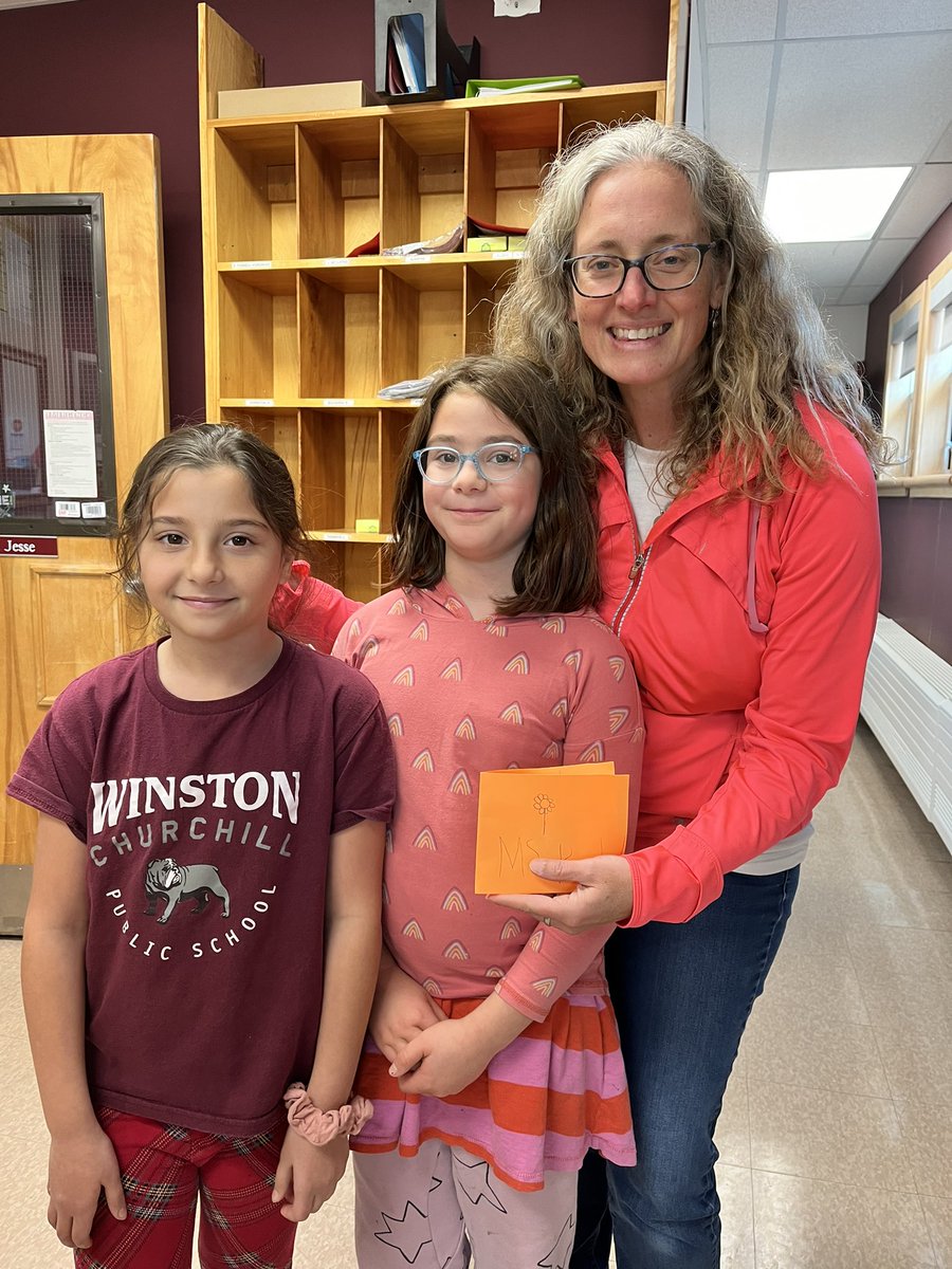 WinstonPSLDSB's tweet photo. And then @MsRochefort03 grade 3/4 students made &amp; delivered special cards &amp; treats of appreciation to the adults in the building - so kind!! 💗 Made our day! #KindnessMatters https://t.co/MDxfOSqfuu